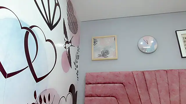 Snapshot of ValeriaAguilar chatting on 01-10-25, 05:24 ValeriaAguilar online show from 01-10-25, 05:24