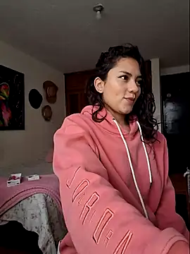 Snapshot of Thaliacooper_ chatting on 12-21-24, 08:54 Thaliacooper online show from 12-21-24, 08:54