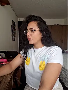 Thaliacooper  online show from 11-13-25, 06:23