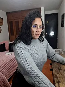 Snapshot of Thaliacooper_ chatting on 09-20-25, 11:43 Thaliacooper online show from 09-20-25, 11:43