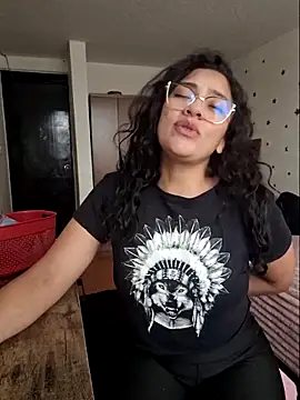 Thaliacooper  online show from 02-17-26, 04:15