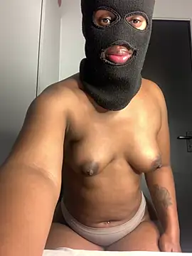 Snapshot of Africanbootie chatting on 02-24-25, 06:47 Africanbootie online show from 02-24-25, 06:47