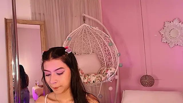 Snapshot of Susana_Sanchez chatting on 05-15-26, 11:19 Susana Sanchez online show from 05-15-26, 11:19