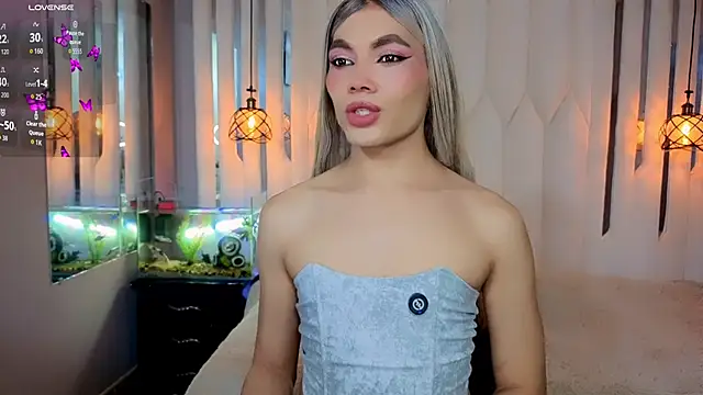 Megan Do Santos online show from 05-15-26, 01:09