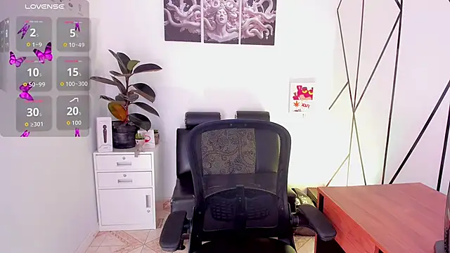 Megan Do Santos online show from 11-04-25, 04:00