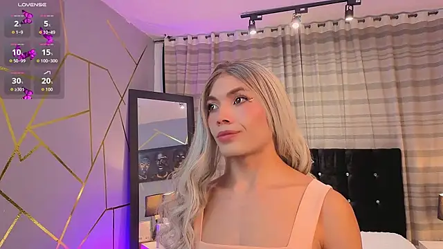 Megan Do Santos online show from 12-17-25, 08:36