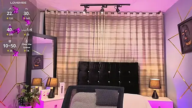 Megan Do Santos online show from 11-06-25, 08:46