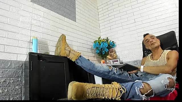Snapshot of GeorgeZarrate chatting on 06-29-26, 07:35 GeorgeZarrate online show from 06-29-26, 07:35