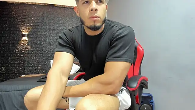 Snapshot of taurus_boy1 chatting on 10-21-25, 11:31 taurus boy1 online show from 10-21-25, 11:31