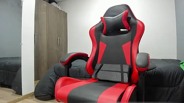 Snapshot of taurus_boy1 chatting on 10-01-25, 12:20 taurus boy1 online show from 10-01-25, 12:20