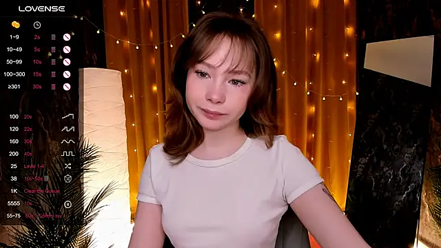 Snapshot of LanaBlu_ chatting on 02-11-26, 02:33 LanaBlu online show from 02-11-26, 02:33