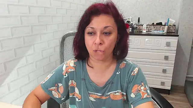 TeasyLana online show from 11-17-25, 06:39