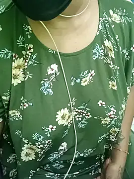 Snapshot of Aishu-tamil09 chatting on 01-06-25, 06:41 Aishu-tamil09 online show from 01-06-25, 06:41