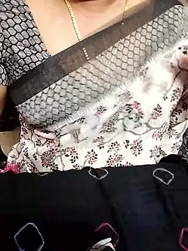 Aishu-tamil09 online show from 01-08-26, 05:19