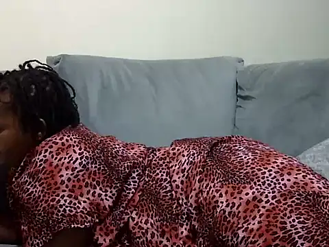 Snapshot of Pretty_lilly02 chatting on 06-03-26, 02:33 Pretty lilly02 online show from 06-03-26, 02:33