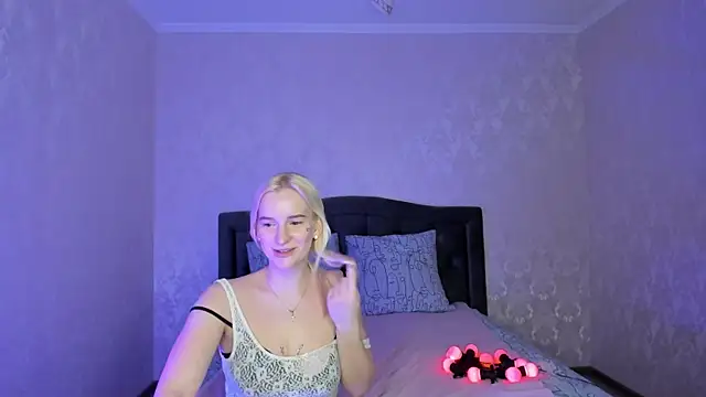 Snapshot of Amanda054 chatting on 03-04-25, 12:39 Amanda054 online show from 03-04-25, 12:39