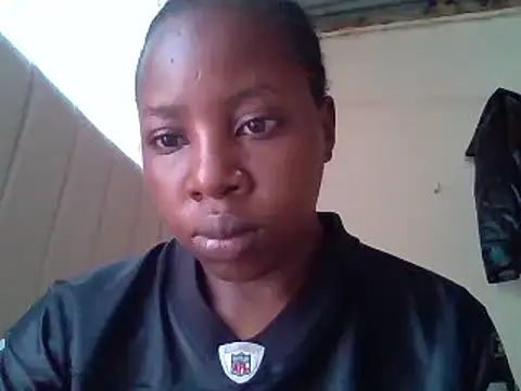 Queen loveer online show from 03-15-25, 09:09