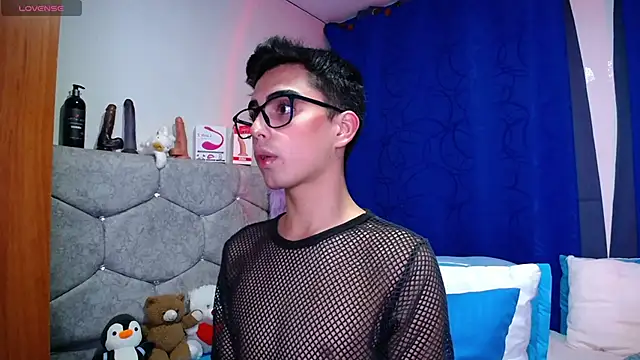 OwenBluee online show from 09-30-25, 01:11