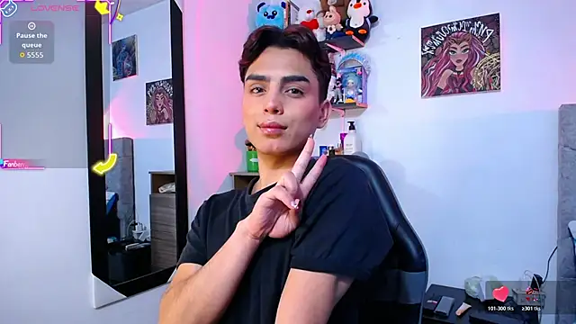 OwenBluee online show from 02-06-26, 07:04