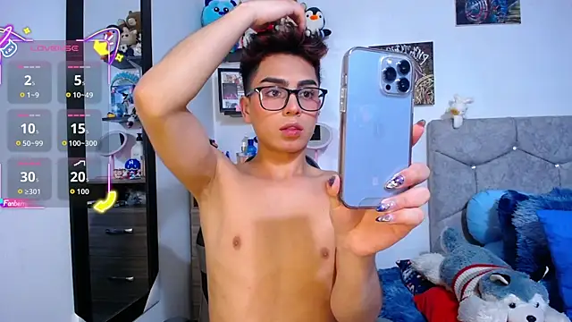 OwenBluee online show from 02-20-26, 06:37