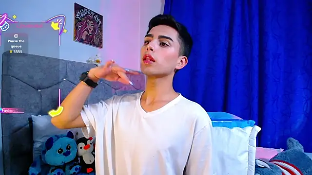 OwenBluee online show from 10-28-25, 02:56