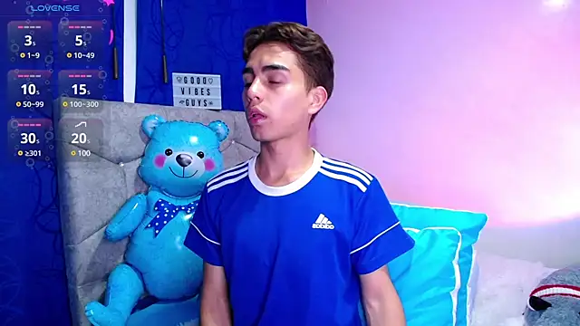 OwenBluee online show from 01-24-25, 05:31
