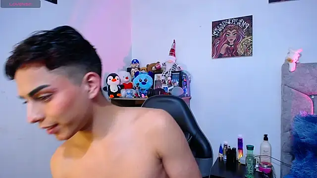 OwenBluee online show from 01-06-26, 05:11