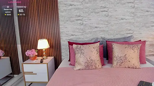 AndreaPink2024 online show from 10-30-25, 01:31