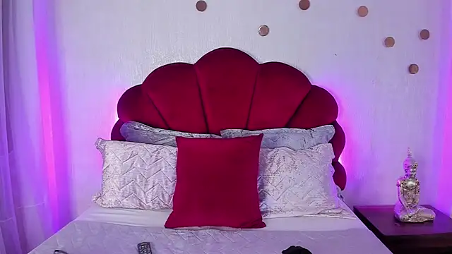 AndreaPink2024 online show from 02-12-26, 12:49