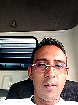 Snapshot of paisa233 chatting on 09-24-25, 08:59 paisa233 online show from 09-24-25, 08:59