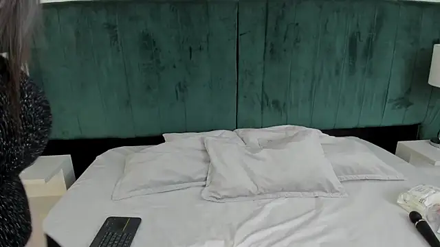 PandoraB  online show from 11-05-25, 02:42