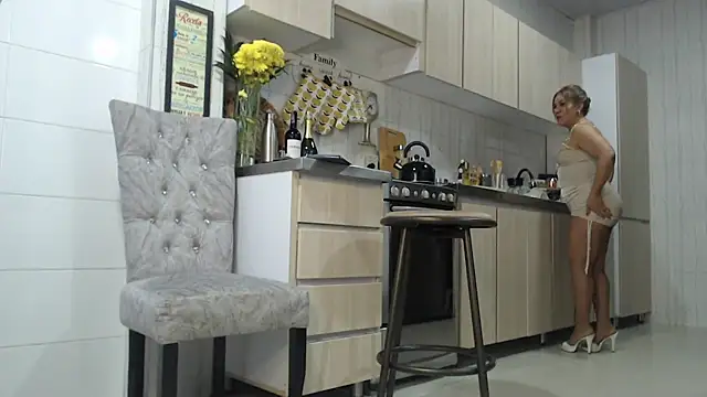 Snapshot of Jadeee_ chatting on 02-13-25, 09:38 Jadeee  online show from 02-13-25, 09:38