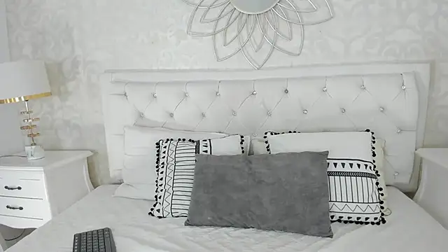 Kimberlin Cam  online show from 12-20-25, 07:17