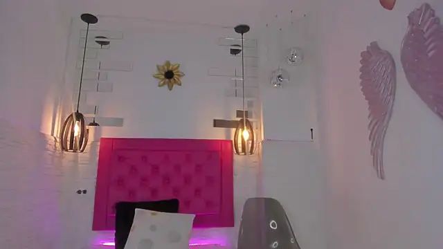 Snapshot of mia_six66 chatting on 02-27-25, 11:28 mia six66 online show from 02-27-25, 11:28