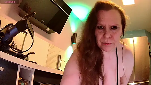 Snapshot of Endrocleia chatting on 03-07-25, 07:49 Endrocleia online show from 03-07-25, 07:49