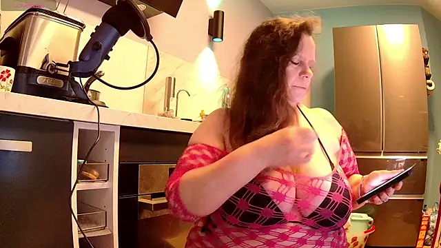 Endrocleia online show from 10-23-25, 11:25