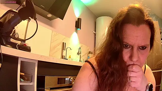 Snapshot of Endrocleia chatting on 02-20-25, 09:53 Endrocleia online show from 02-20-25, 09:53