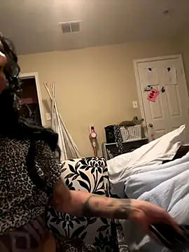 myloveforyouu online show from 11-19-25, 01:22