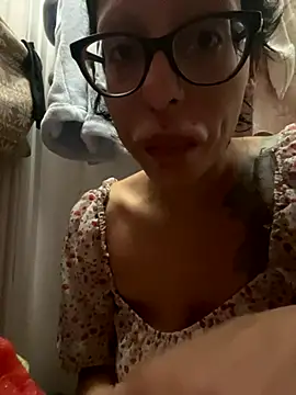 myloveforyouu online show from 11-22-25, 11:42