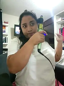 Snapshot of Far_and_San chatting on 12-11-24, 04:28 Far and San online show from 12-11-24, 04:28