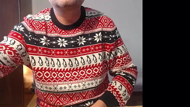 Snapshot of tuttiluss44 chatting on 12-20-24, 11:32 tuttiluss44 online show from 12-20-24, 11:32