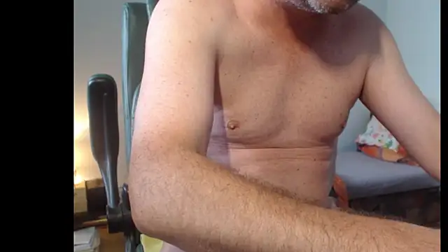 Snapshot of tuttiluss44 chatting on 05-16-26, 06:56 tuttiluss44 online show from 05-16-26, 06:56