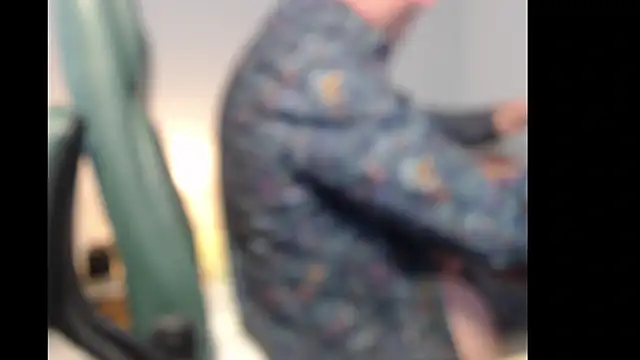 tuttiluss44 online show from 11-08-25, 08:18