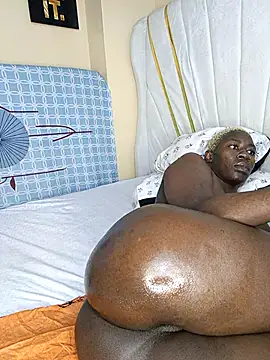 SquirtQueen16 online show from 04-16-26, 10:27