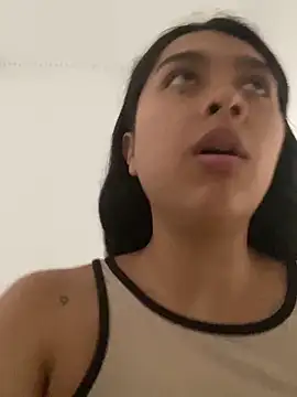 SweetLatiin  online show from 12-17-25, 09:20