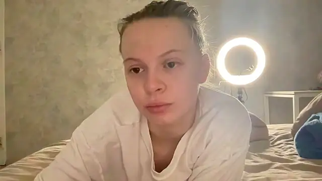 Snapshot of wrenlie chatting on 05-19-26, 12:15 wrenlie online show from 05-19-26, 12:15