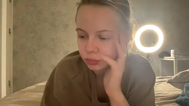 Snapshot of wrenlie chatting on 05-20-26, 01:13 wrenlie online show from 05-20-26, 01:13