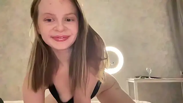 Snapshot of wrenlie chatting on 05-31-26, 07:03 wrenlie online show from 05-31-26, 07:03