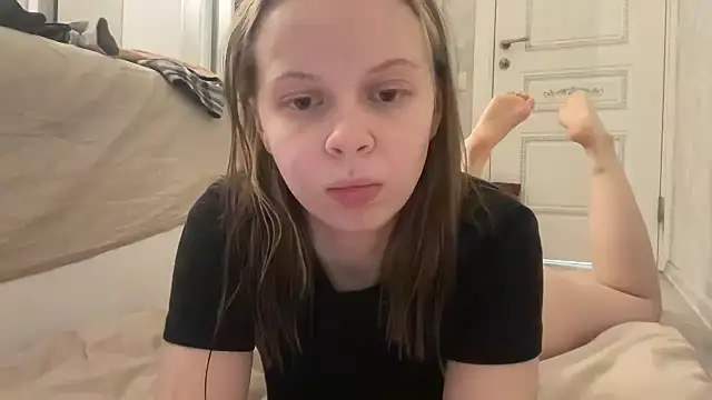 Snapshot of wrenlie chatting on 04-22-26, 08:59 wrenlie online show from 04-22-26, 08:59