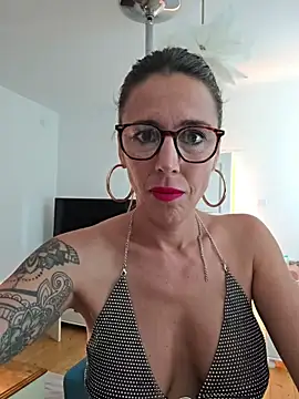 Snapshot of Klamsine chatting on 07-29-26, 05:39 Klamsine online show from 07-29-26, 05:39